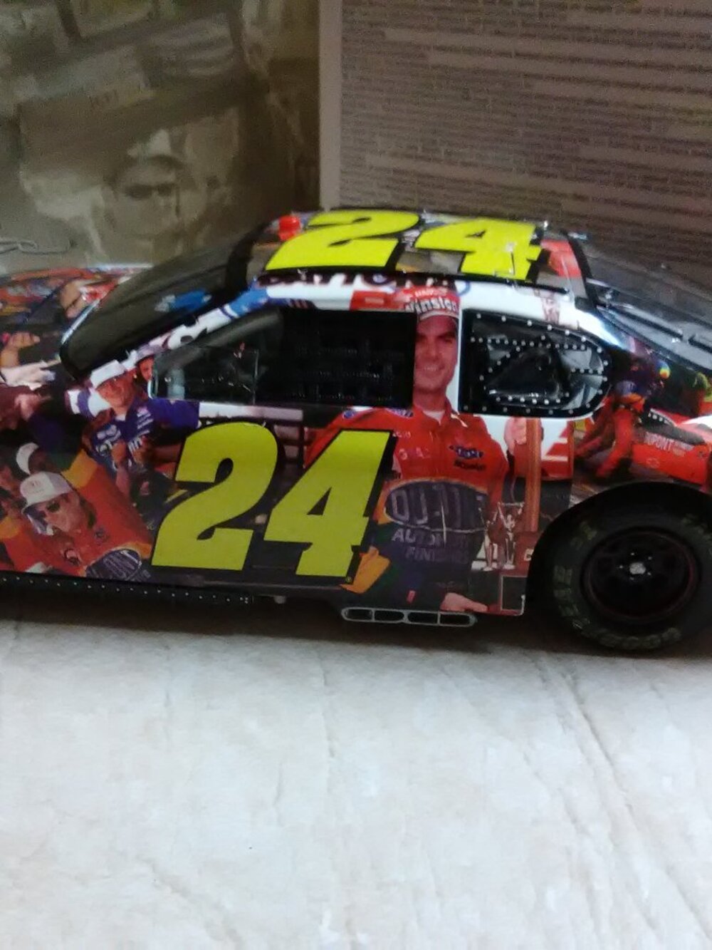 Jeff Gordon #24 Milestones 3X Daytona 500 Winner 2005 car 1/24 Diecast 1:24